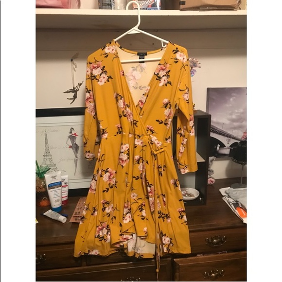 Rue21 Dresses & Skirts - Yellow floral wrap dress
